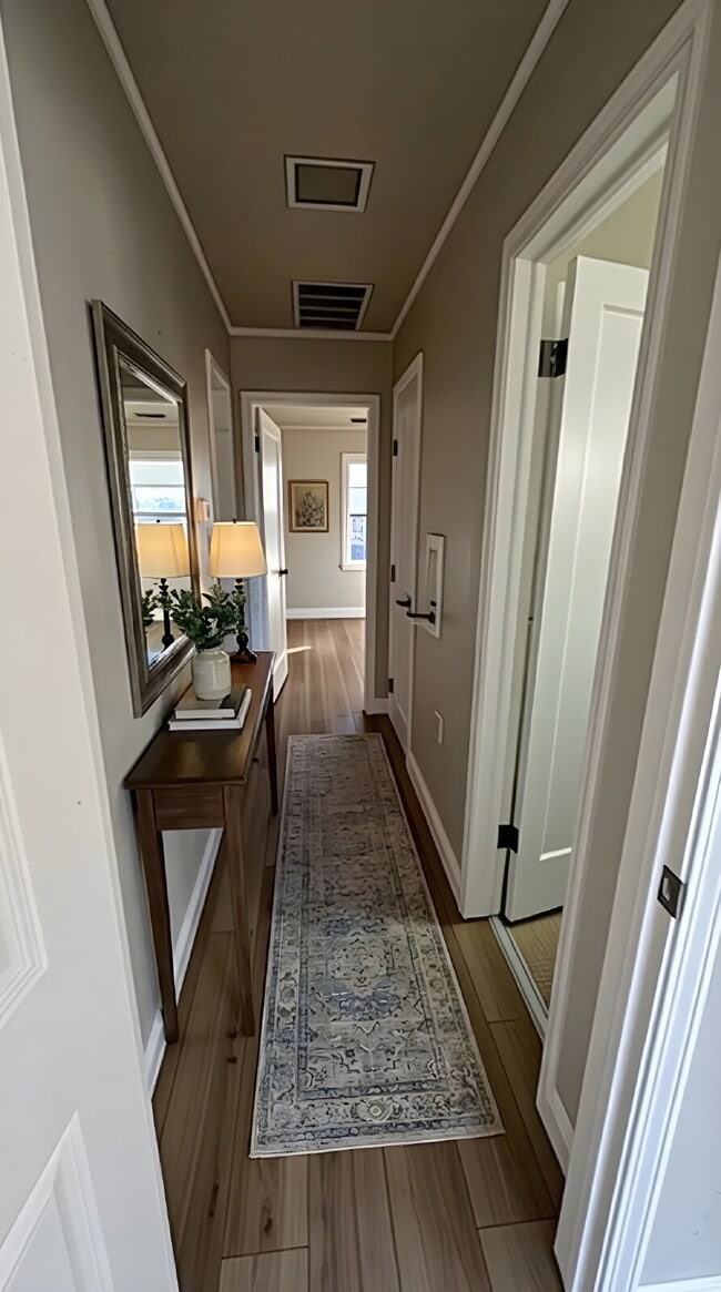 Building Photo - Newly Renovated Home Near Plaza District