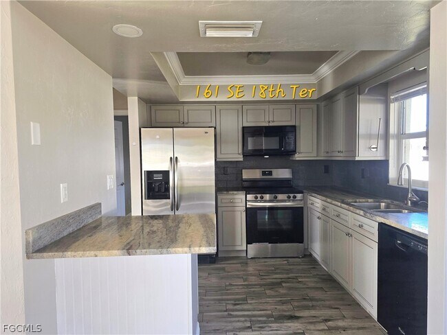 Building Photo - 161 SE 18th Terrace