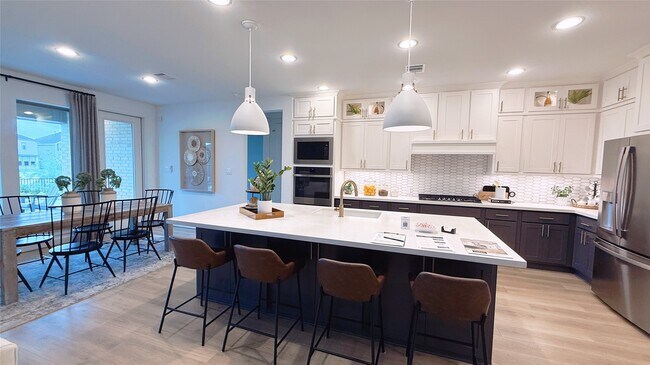 Building Photo - 5603 Logan Ridge Ln