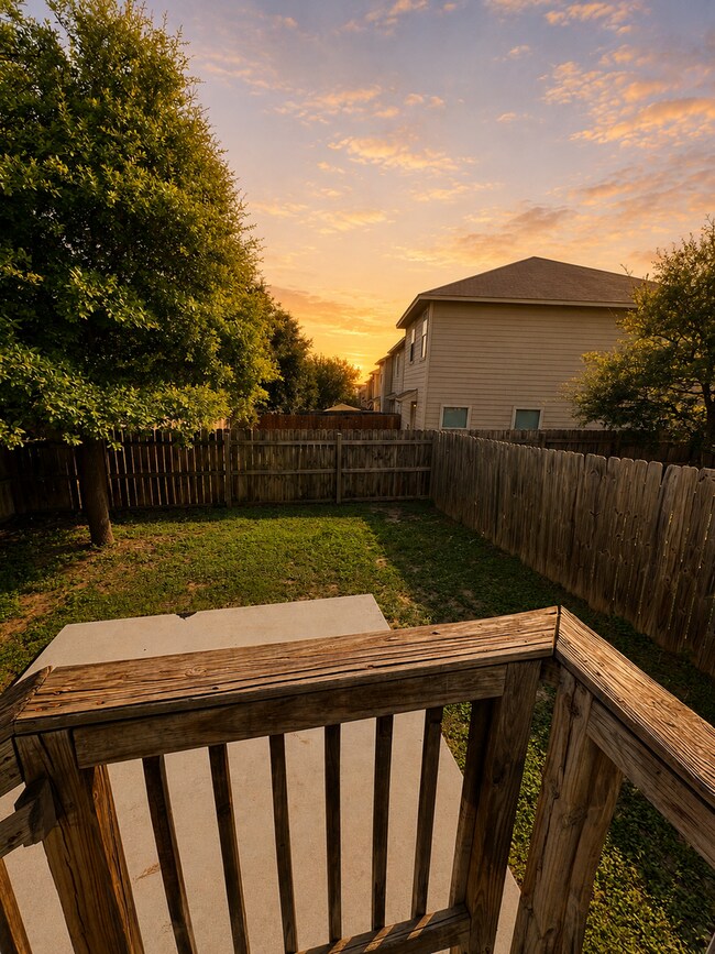 Building Photo - Wurzbach Meadows Town Home