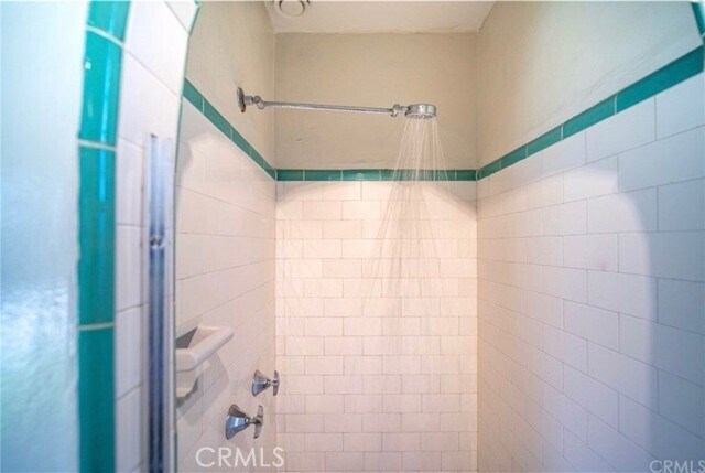 Building Photo - 2421 Heliotrope Dr