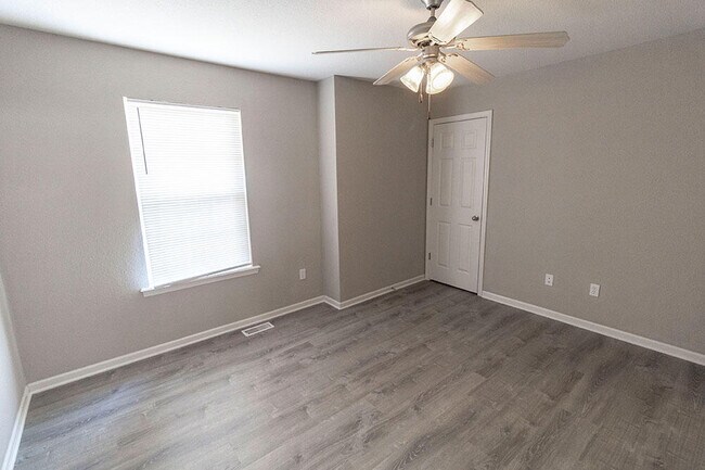 Building Photo - 4001 Snowy Owl Dr