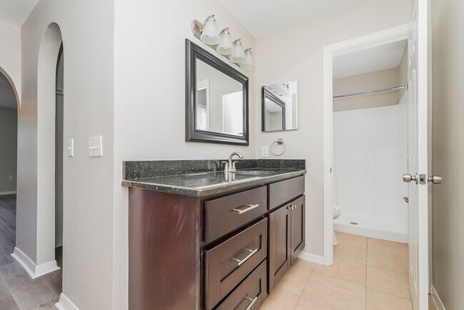 Building Photo - 13029 Waterbourne Dr