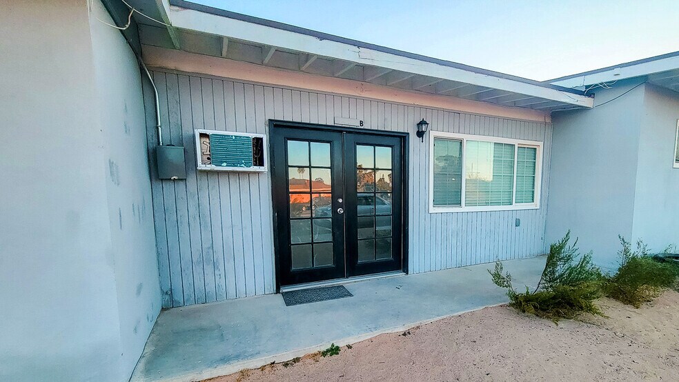 Primary Photo - 5527 Baileya Ave
