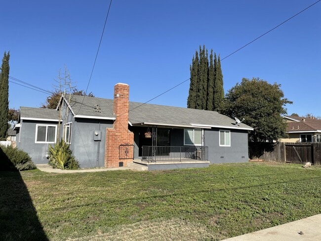 Building Photo - 2634 Balfour Ave