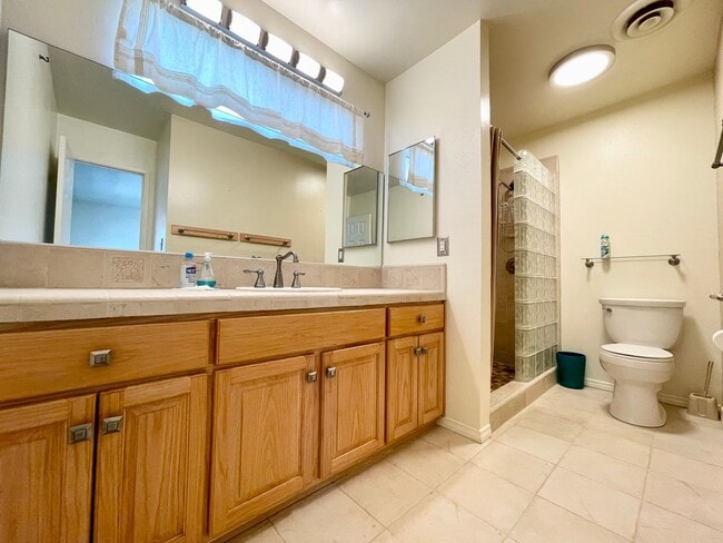 Building Photo - COMING SOON! AMAZING 3 Bedroom 3 Bathroom ...