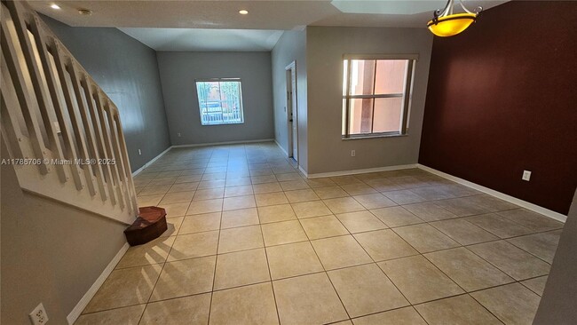 Building Photo - 2255 Anchor Ct