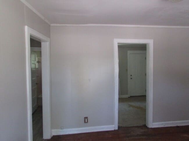 Building Photo - 223 Highland Ave