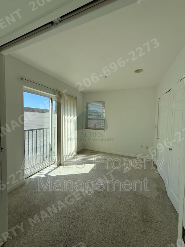 Building Photo - 524 6th Ave W