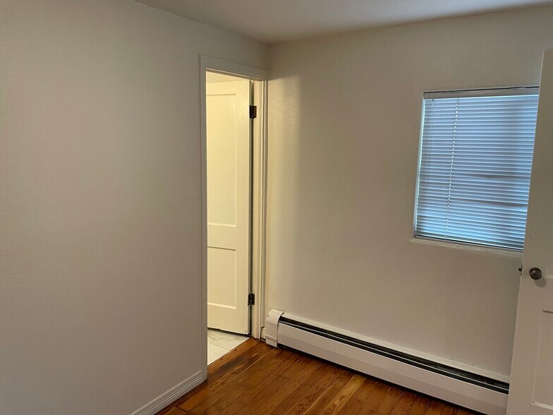 Building Photo - 624 Knox Ct