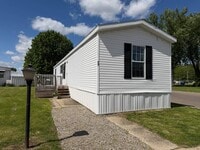 Building Photo - 17 Highlander Ave