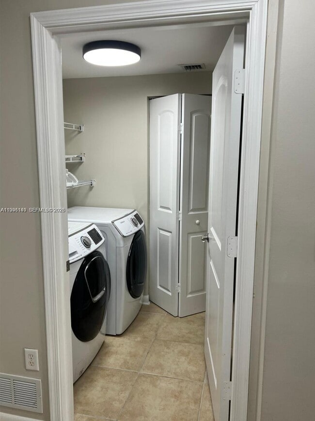 Building Photo - 7350 SW 89th St