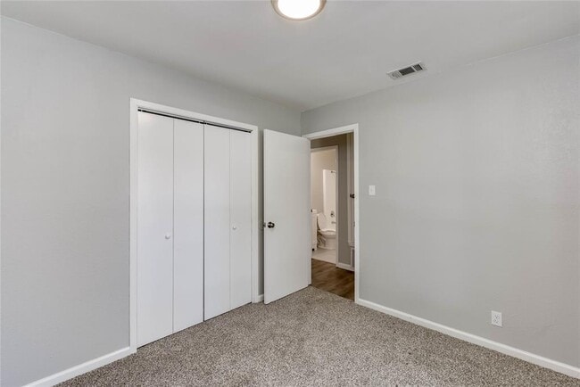 Building Photo - 913 Chisholm Cove