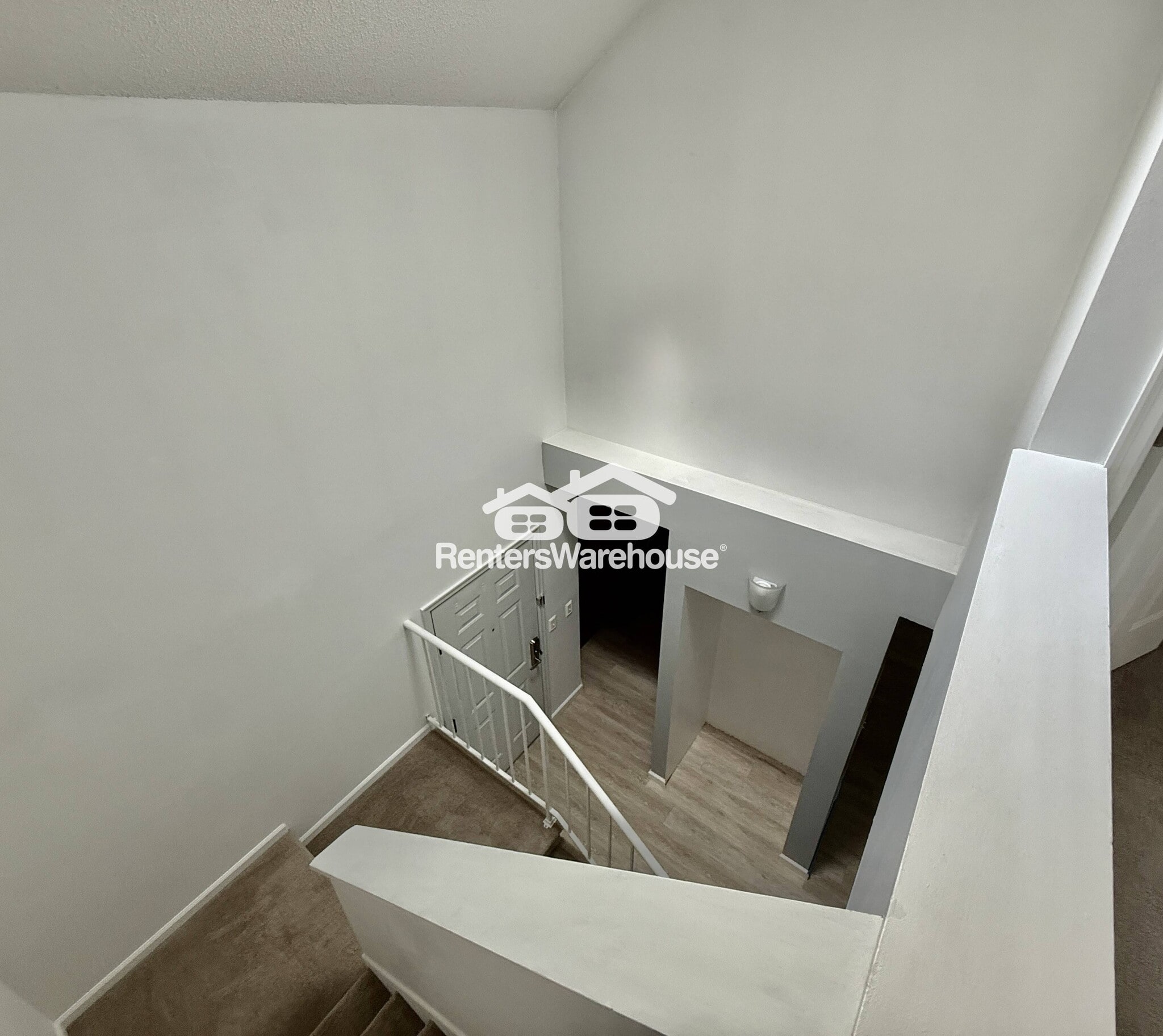 Building Photo - 7614 York Ave S