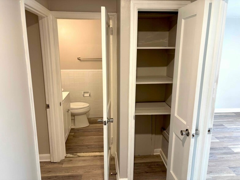 Building Photo - 21 W 21st St