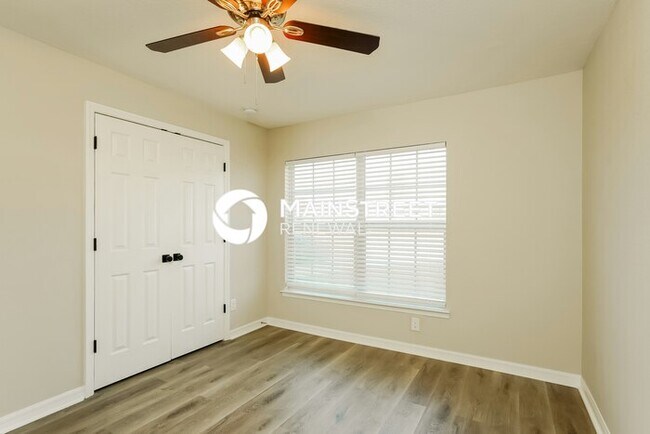 Building Photo - 4 Bedroom Pet-Friendly Home in Cape Coral, FL with Main Street Renewal