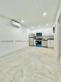 Building Photo - 3300 SW 80th Ave