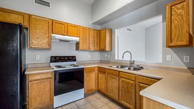 Building Photo - 13344 W Desert Ln