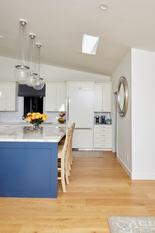 Building Photo - 14 Westwind St