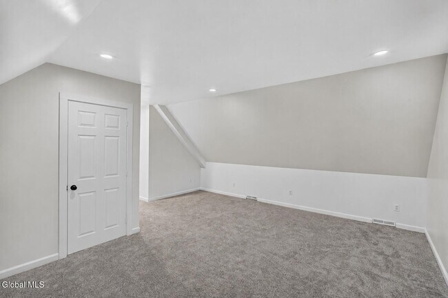 Building Photo - 209 N Greenfield Rd