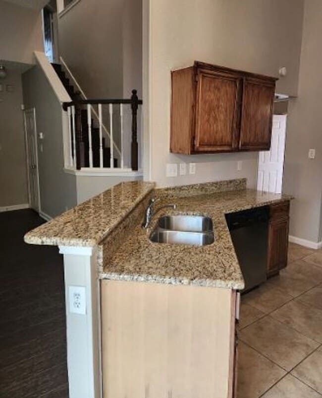 Building Photo - Beautiful 3 Bed 2.5 Bath Home in Grand Prairie, TX