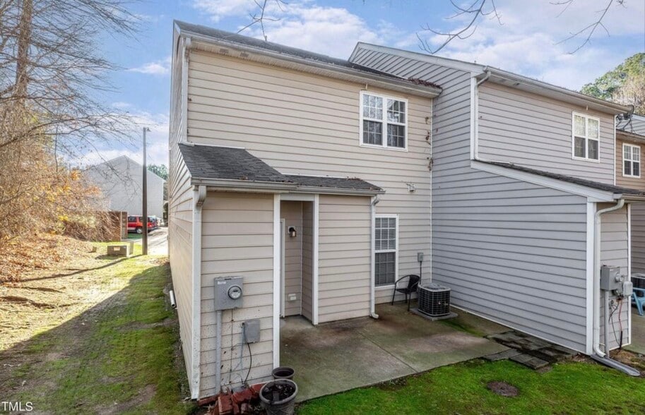 Building Photo - 200 Sir William Ln