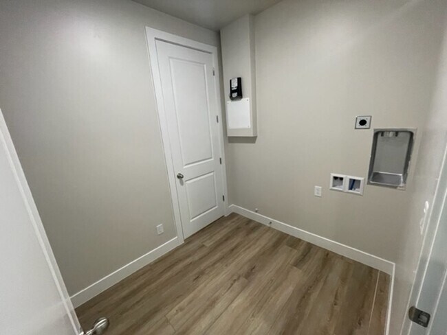 Building Photo - 2142 W 380 S