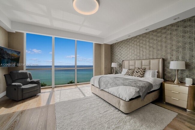 Building Photo - 17749 Collins Ave