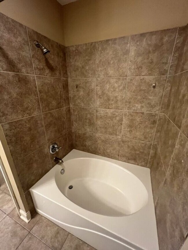 Building Photo - Charming 3-bedroom 2-bathroom in South Burbank Neighborhood!