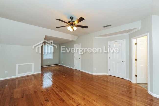 Building Photo - 9928 Point View Dr