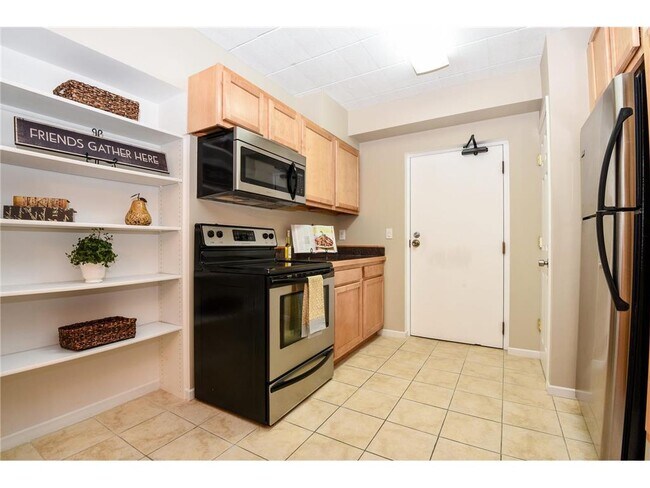 Building Photo - 2727 W 43rd St