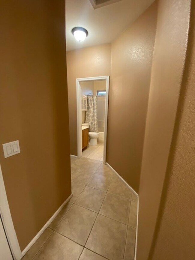 Building Photo - Beautiful 3-Bedroom Home with Vaulted Ceilings & Private Fenced Yard
