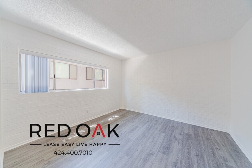 Building Photo - 1757 N Orange Dr