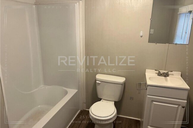 Building Photo - 4 Bed/3 Bath Home in Chickasaw East Village