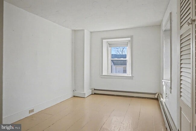 Building Photo - 739 Sergeantsville Rd