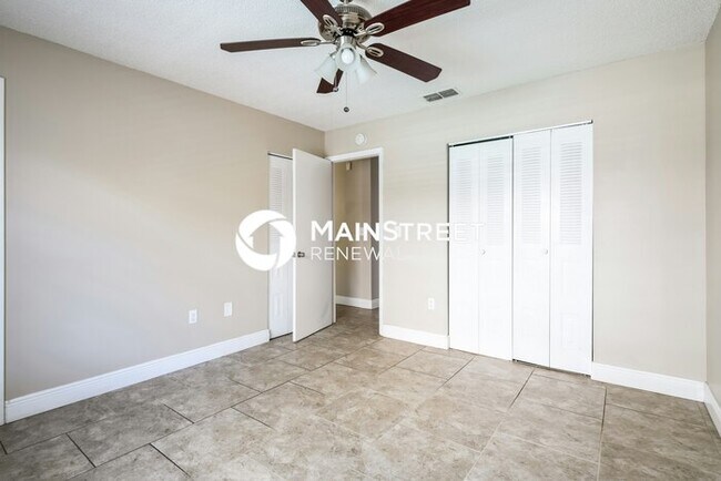 Building Photo - 3 Bedroom Pet-Friendly Home in Port Richey, FL with Main Street Renewal