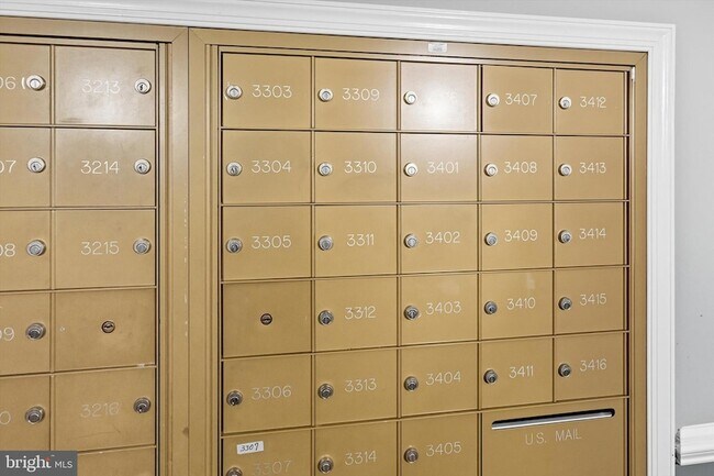 Building Photo - 1591 Spring Gate Dr.