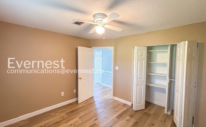 Building Photo - 3966 N Quail Ln