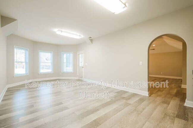 Building Photo - 3356 Renfro St