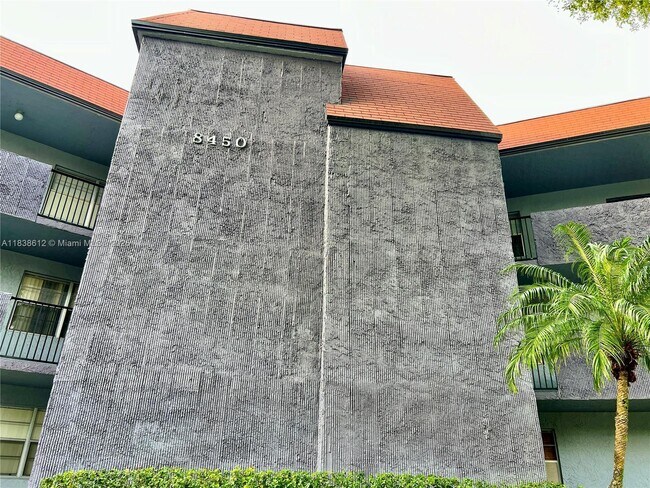Building Photo - 8450 Lagos De Campo Blvd
