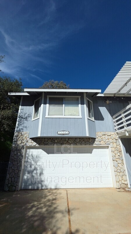 Building Photo - 33361 Gisborne St