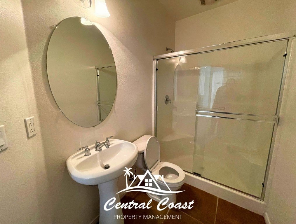 Building Photo - 2219 Cordoban Ln