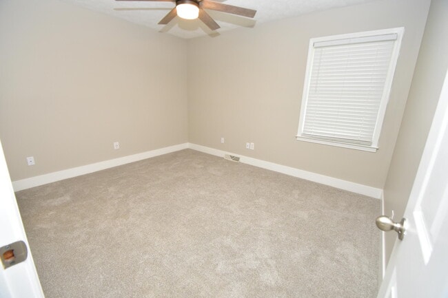 Building Photo - 3805 Wedgewood Ct