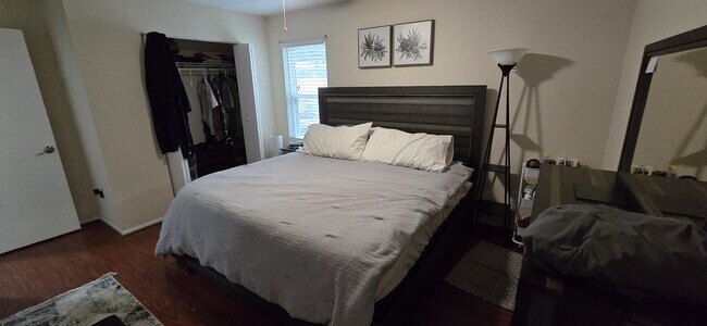 Building Photo - 1261 Eaglewood Dr