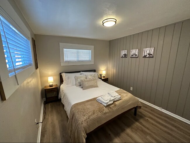 Building Photo - 8220 W Hwy 24