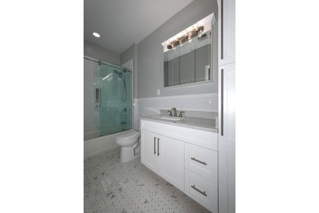 Building Photo - 637 Charles Pond Dr