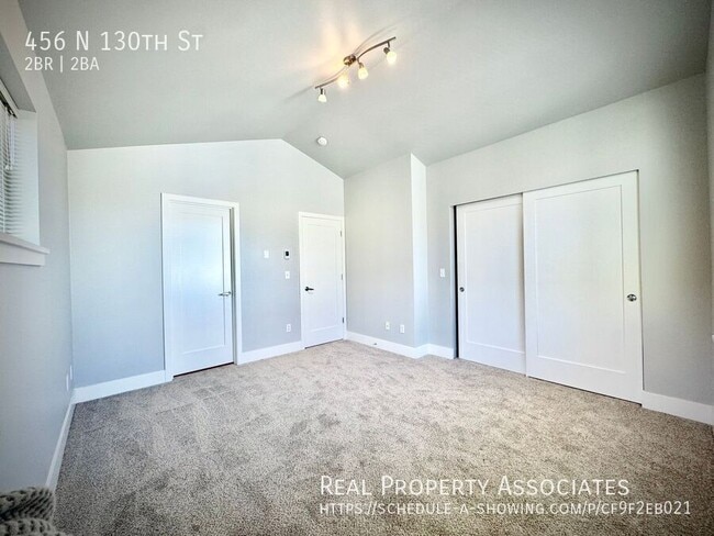 Building Photo - 456 N 130th St