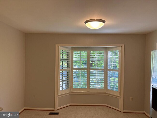 Building Photo - 2113 Kings Mill Ct