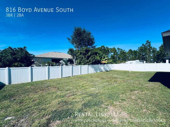 Building Photo - 816 Boyd Ave S