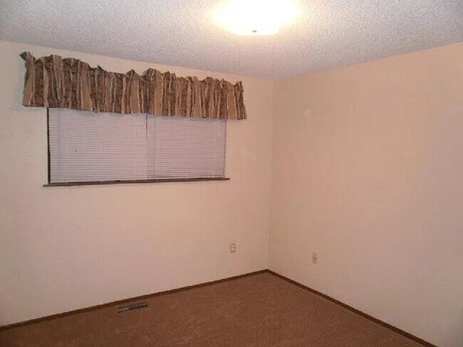 Building Photo - 16420 16th Ave Ct E
